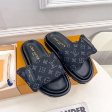 Louis Vuitton Slippers